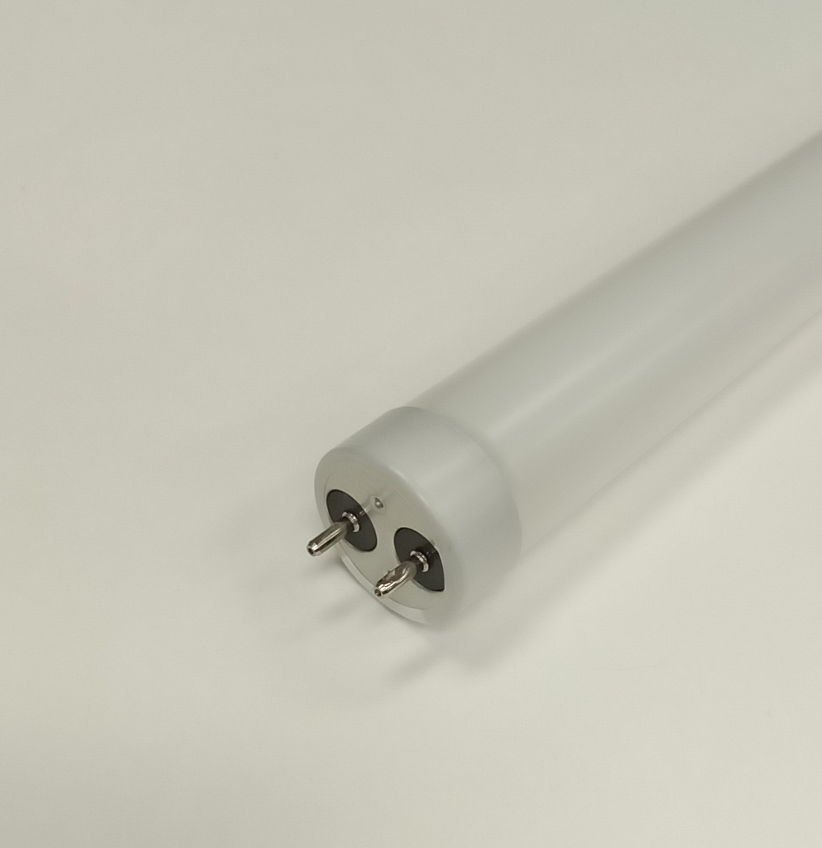 Light Bulb, LED, T8, Type B, 18 Watt, G13 Base, 5000K, 2350 Lumens, 4' Length