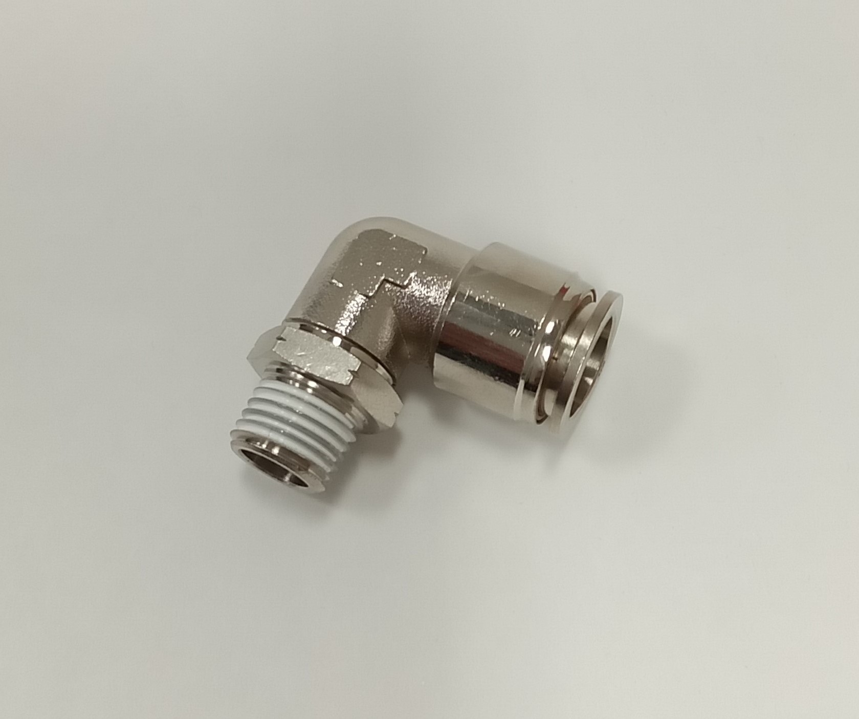 Fitting, Elbow, Swivel, Push-in x MNPT, 1/2" Tube OD x 1/4", Brass, Nickel Plated